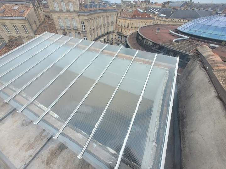 Une entreprise de fabrication et de pose de verrières près de Bordeaux
